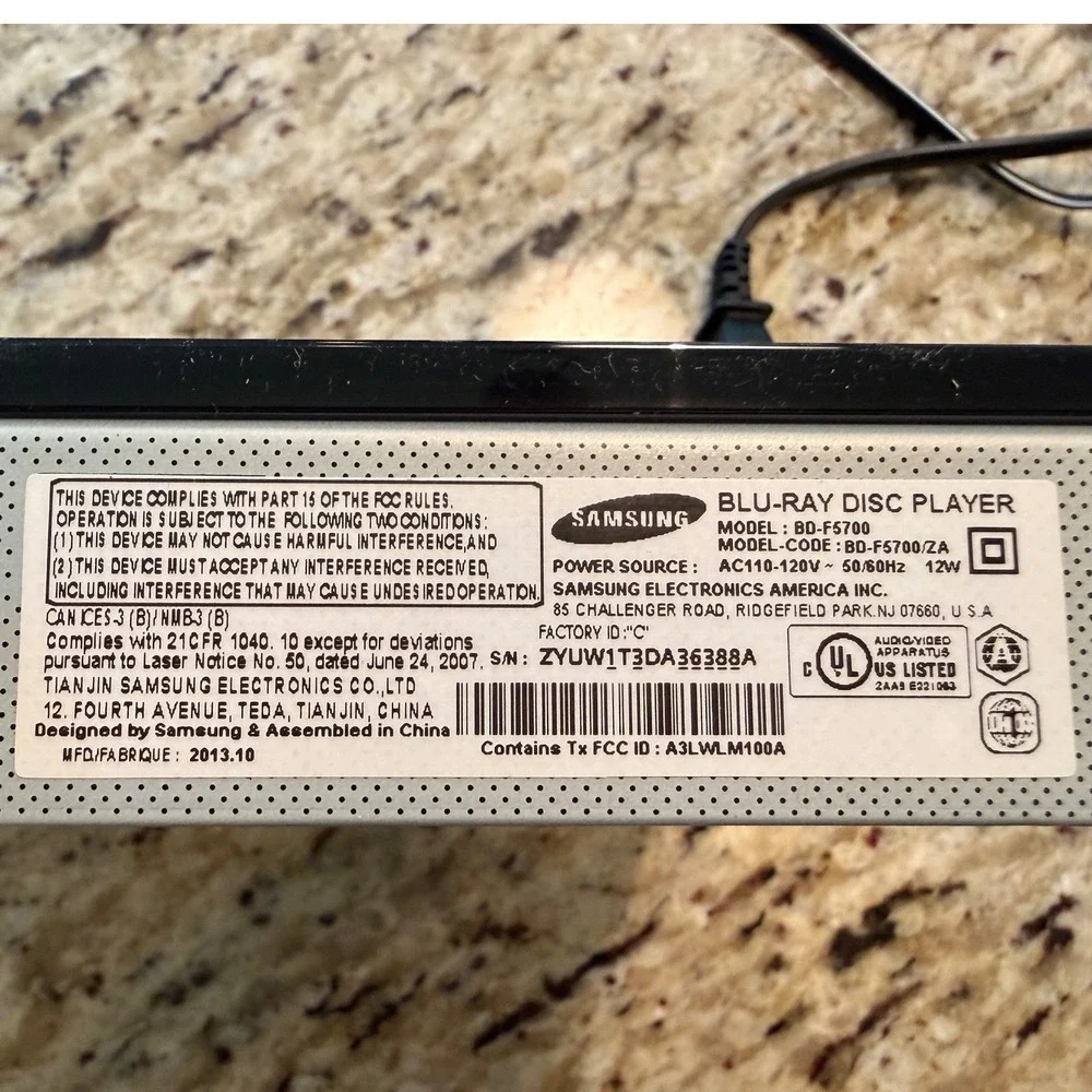Samsung BD-F5700 Wi-Fi Blu-ray Disc Player‎ 1080p HD Streaming Black with Remote